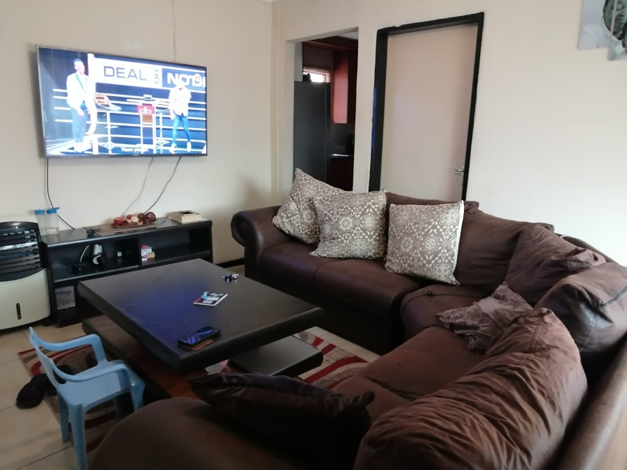 2 Bedroom Property for Sale in Tlhabane West North West